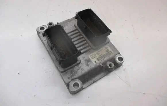 Opel Corsa C Engine control unit/module 55354327 0261208393 Z10XEP