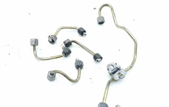 Land Rover Evoque I Fuel injector supply line/pipe 