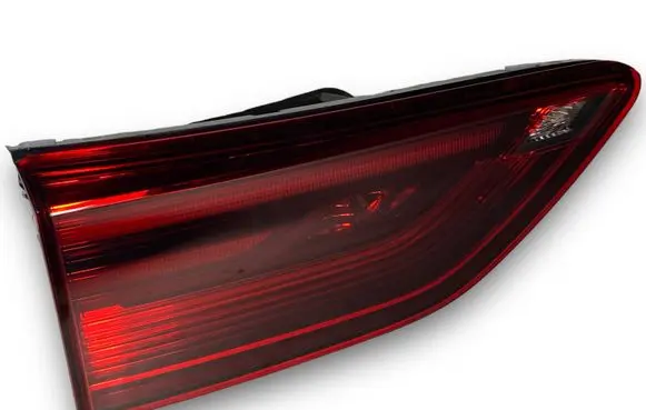 Volkswagen Golf VIII Tailgate rear/tail lights 5H0945093D