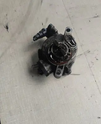 Peugeot 3008 I Vacuum pump 9804021880