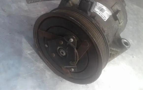 Renault Megane II Air conditioning (A/C) compressor (pump) 8200600110