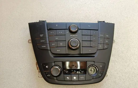 Opel Insignia A Radio/CD/DVD/GPS head unit 13273256 8256203210