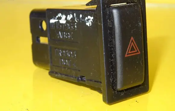 Toyota Avensis T250 Hazard light switch 157963 TR9503