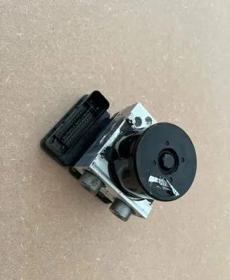 Hyundai Genesis ABS Pump 06210962093 06261337991