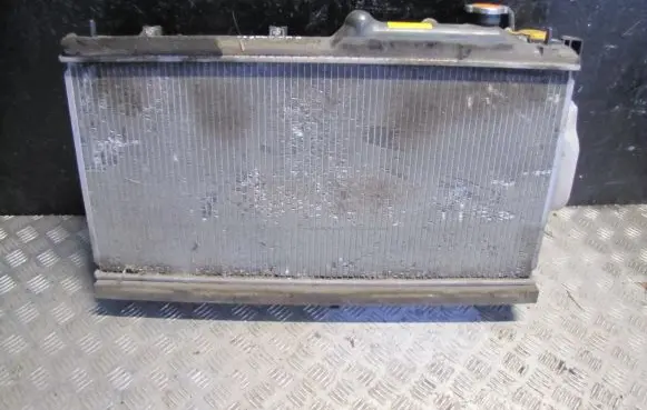 Subaru Legacy Coolant radiator 100831 RAD076