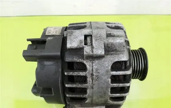 Skoda Fabia Mk1 (6Y) Generator/alternator 03D903025J