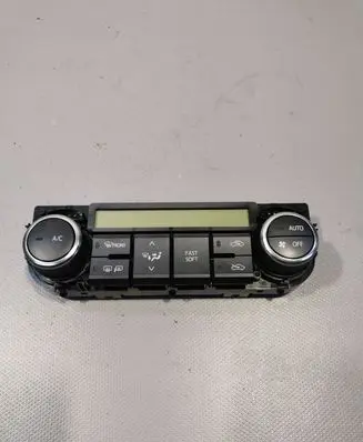 Toyota Auris E180 Climate control unit