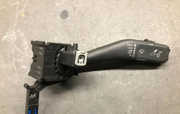 Volkswagen Jetta V Indicator stalk 1K0953519L