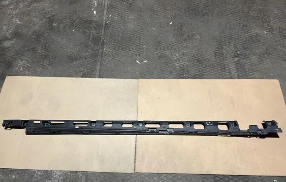 Mercedes-Benz GL X166 Sill supporting ledge A1666900527