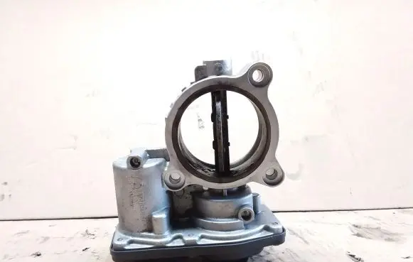 Toyota RAV 4 (XA40) Throttle valve 3465672