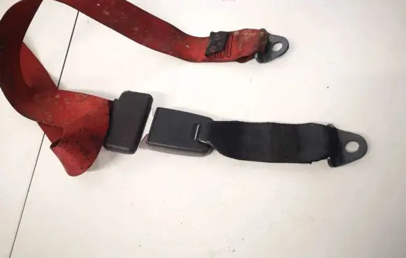 Citroen Saxo Rear seatbelt buckle 