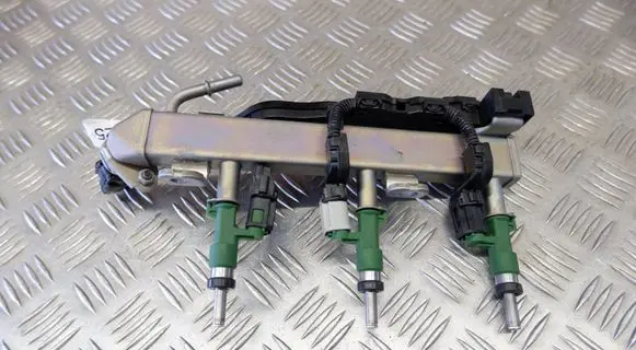 Toyota Yaris XP210 Fuel injectors set 23250F3020 8945833041 82125K0030