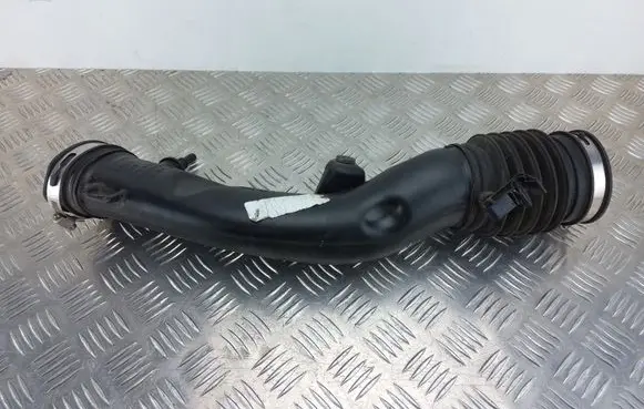 Ford Fusion II Air intake hose/pipe DS739R504FB