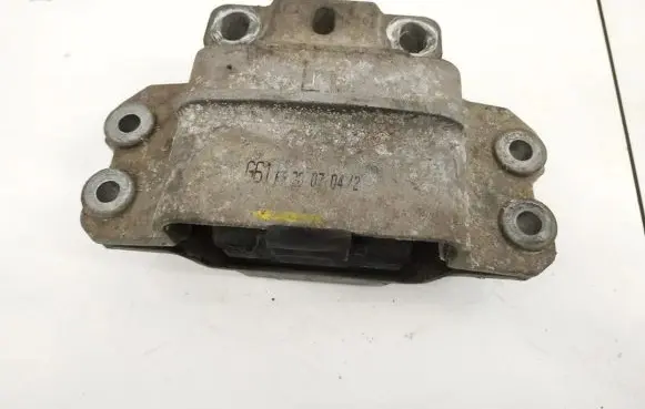 Volkswagen Golf V Engine mount bracket 1K0199555