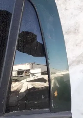 Opel Astra G Rear vent window glass 