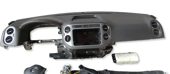 Volkswagen Tiguan Dashboard 5N1858295A 5N1858669 5K0880204A