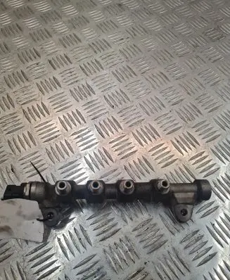 Opel Insignia A Fuel main line pipe 0445214221