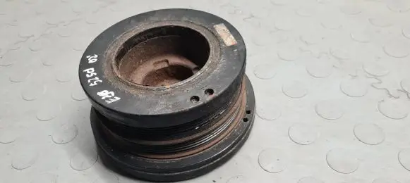 BMW 5 E39 Crankshaft pulley 2247890