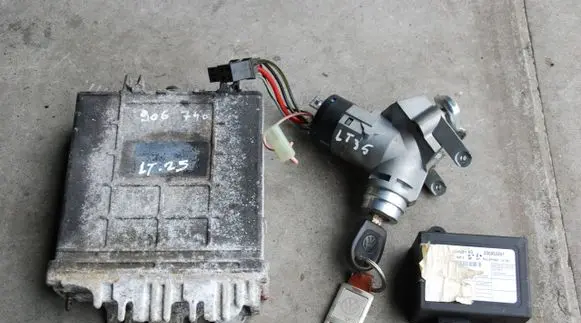 Engine ECU kit and lock set