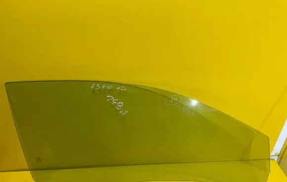 Audi A5 8T 8F Front door window glass four-door E643R-00082