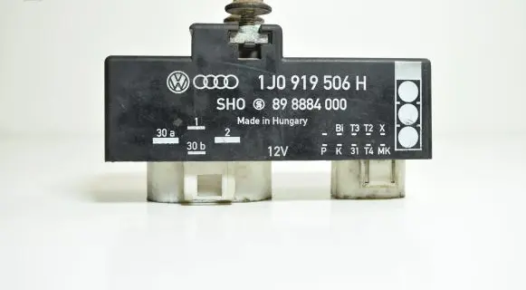 Audi A3 S3 8L Coolant fan relay 1J0919506H