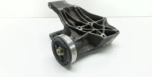 Audi A6 S6 C4 4A A/C compressor mount bracket 001798AU