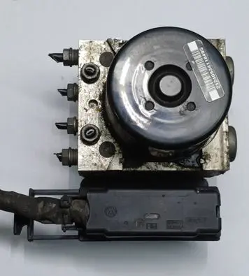 Volkswagen Golf VI ABS Pump 1K0614517BJ 1K0907379AN
