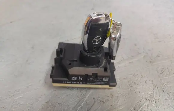 Mercedes-Benz C W205 Ignition lock A2059007121 33325201