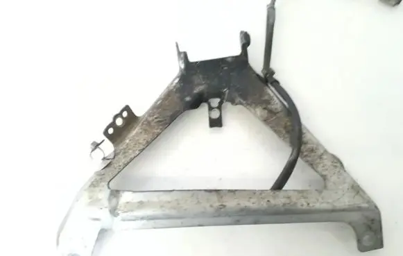 Mercedes-Benz C AMG W204 Engine mounting bracket a6460980429