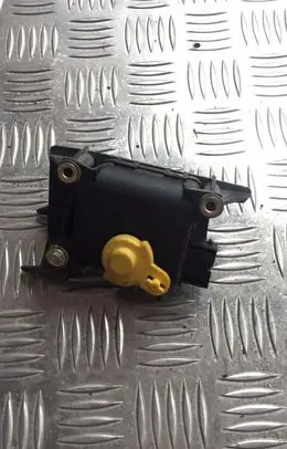 Audi A3 S3 8L Intake manifold valve actuator/motor 133952d
