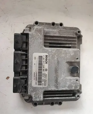 Opel Vivaro Engine control unit/module 8200391179 1039S04805 0281011530