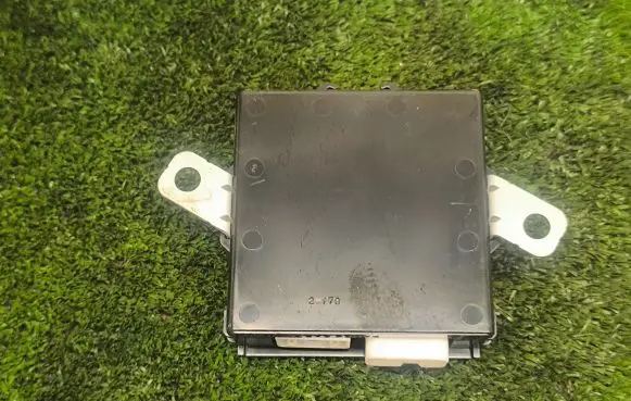 Lexus RX 330 - 350 - 400H Wing mirror control module 8943048040 615138000