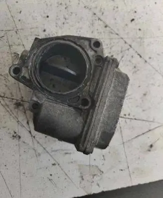 Volkswagen Golf V Throttle valve 03G128063