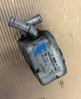 Audi A4 S4 B7 8E 8H Engine oil radiator 059117021A 1099