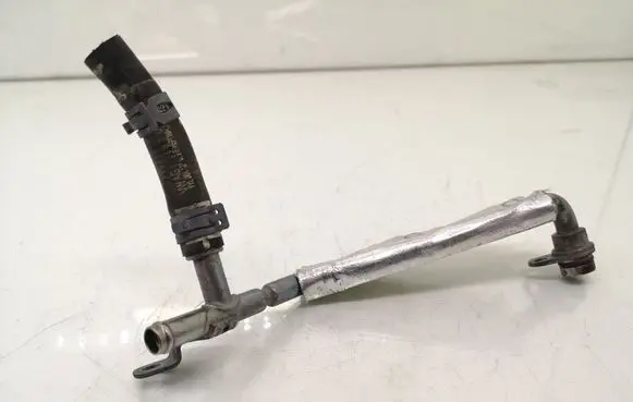 Coolant pipe/hose