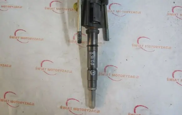 Mitsubishi Canter Fuel injector 0445120073