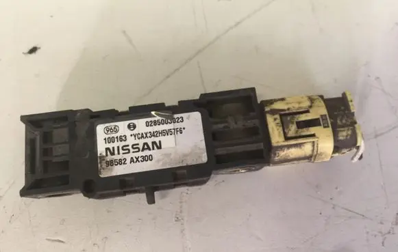 Nissan Micra Airbag deployment crash/impact sensor 0285003023