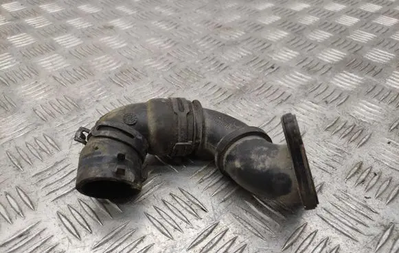 Mercedes-Benz Vito Viano W447 EGR valve line/pipe/hose 147134852R