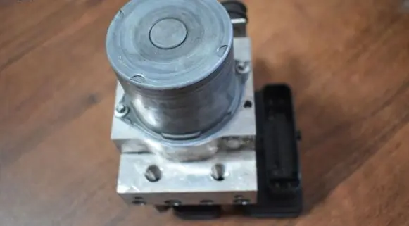 Bentley Bentayga Master brake cylinder