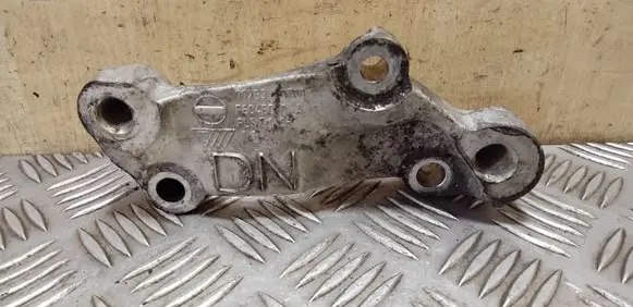 Nissan X-Trail T31 Gearbox mounting bracket