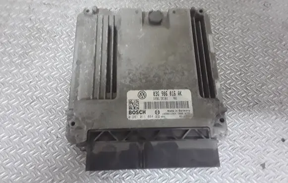 Seat Leon (1P) Engine control unit/module 03G906016AK 0281011884