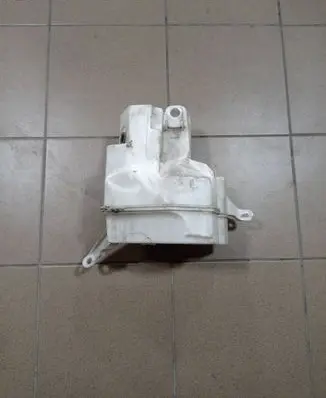 Volvo V70 Windshield washer fluid reservoir/tank 30784233 30784234
