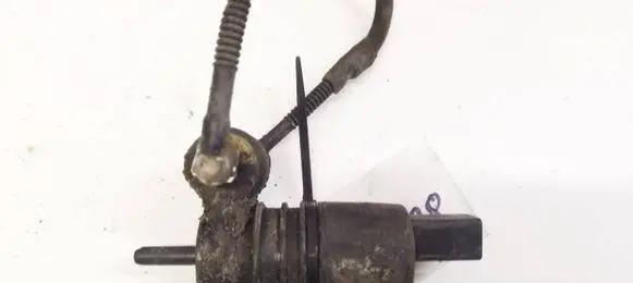 Volkswagen PASSAT B6 Windscreen/windshield washer pump 1T0955651A
