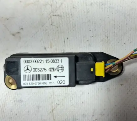 Mercedes-Benz SLK R170 Airbag deployment crash/impact sensor 0018200726 003275 00030022115