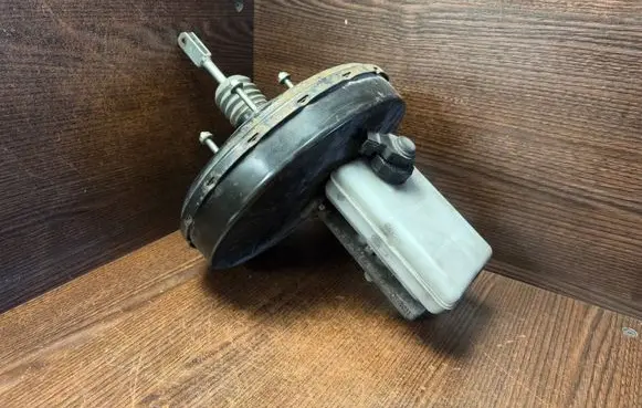 Iveco Daily 4th gen Brake booster 504089709 0204051185