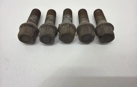 BMW 5 F10 F11 Nuts/bolts