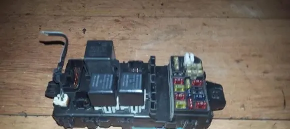 Mitsubishi Colt Fuse box set 2323006072 mr228760