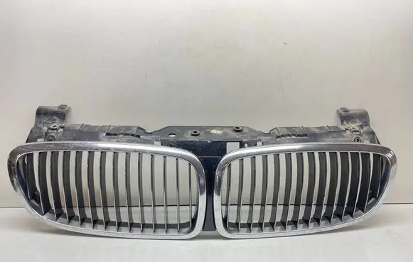BMW 7 E65 E66 Front bumper upper radiator grill 7145738 51137145738