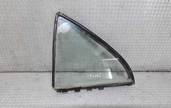 Toyota Avensis T250 Rear vent window glass 