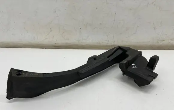 Porsche Macan (95B) Other engine bay part 95B823732A